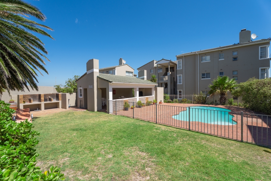 To Let 3 Bedroom Property for Rent in Greenways Golf Estate Western Cape